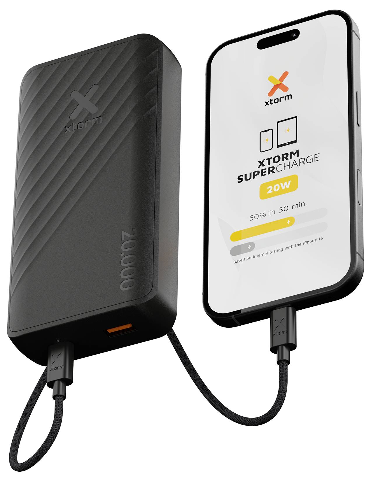 Black Xtorm Powerbank lädt ein Smartphone auf, wobei das Telefon „Xtorm SuperCharge 20W