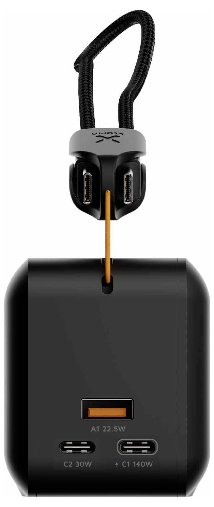Tragbares Powerbank mit integriertem geflochtenem Griff und angebrachtem Multi-Port-Anschluss; Vorderseite zeigt USB-A und zwei USB-C-Anschlüsse, einer gekennzeichnet mit 140W.