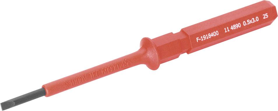 Roter isolierter Flachkopfschraubendreher mit schwarzer Metallspitze auf weißem Hintergrund.
