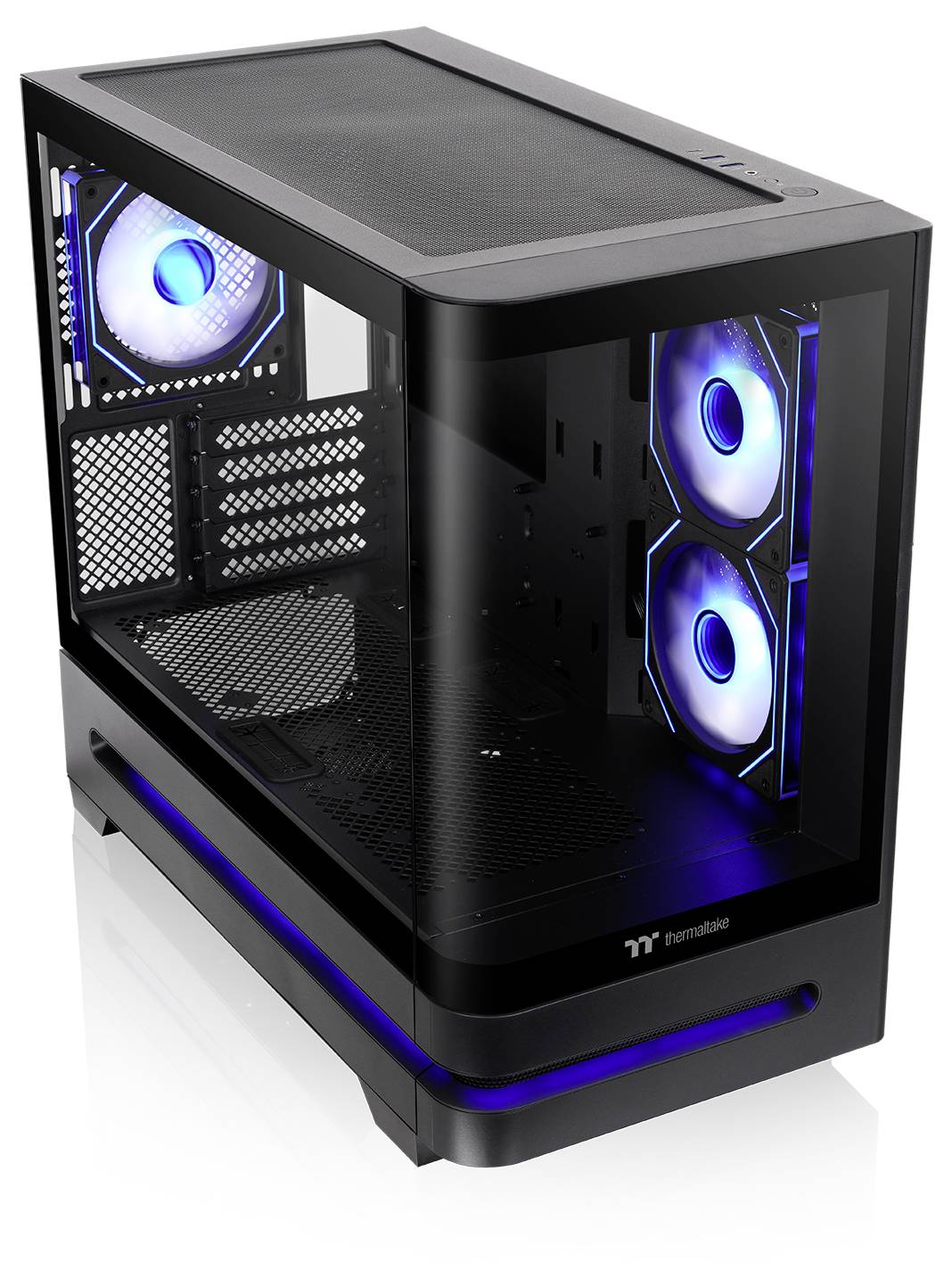 Schwarzes Desktop-Computer-Gehäuse mit Seitenpanel aus gehärtetem Glas und blau beleuchteten Kühlventilatoren, die im Inneren sichtbar sind.