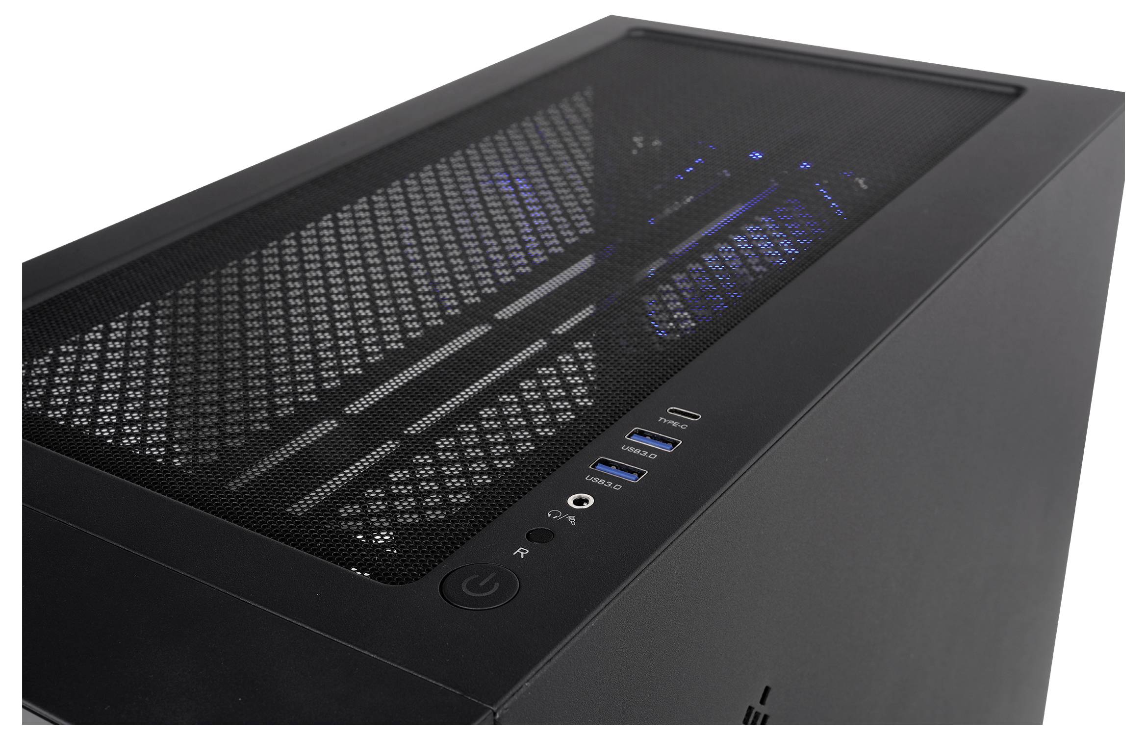 Schwarzer Desktop-PC-Turm mit Mesh-Frontplatte, blaubeleuchteten internen Lüftern und USB-/Audioanschlüssen an der Vorderseite, aus einem Winkel dargestellt.