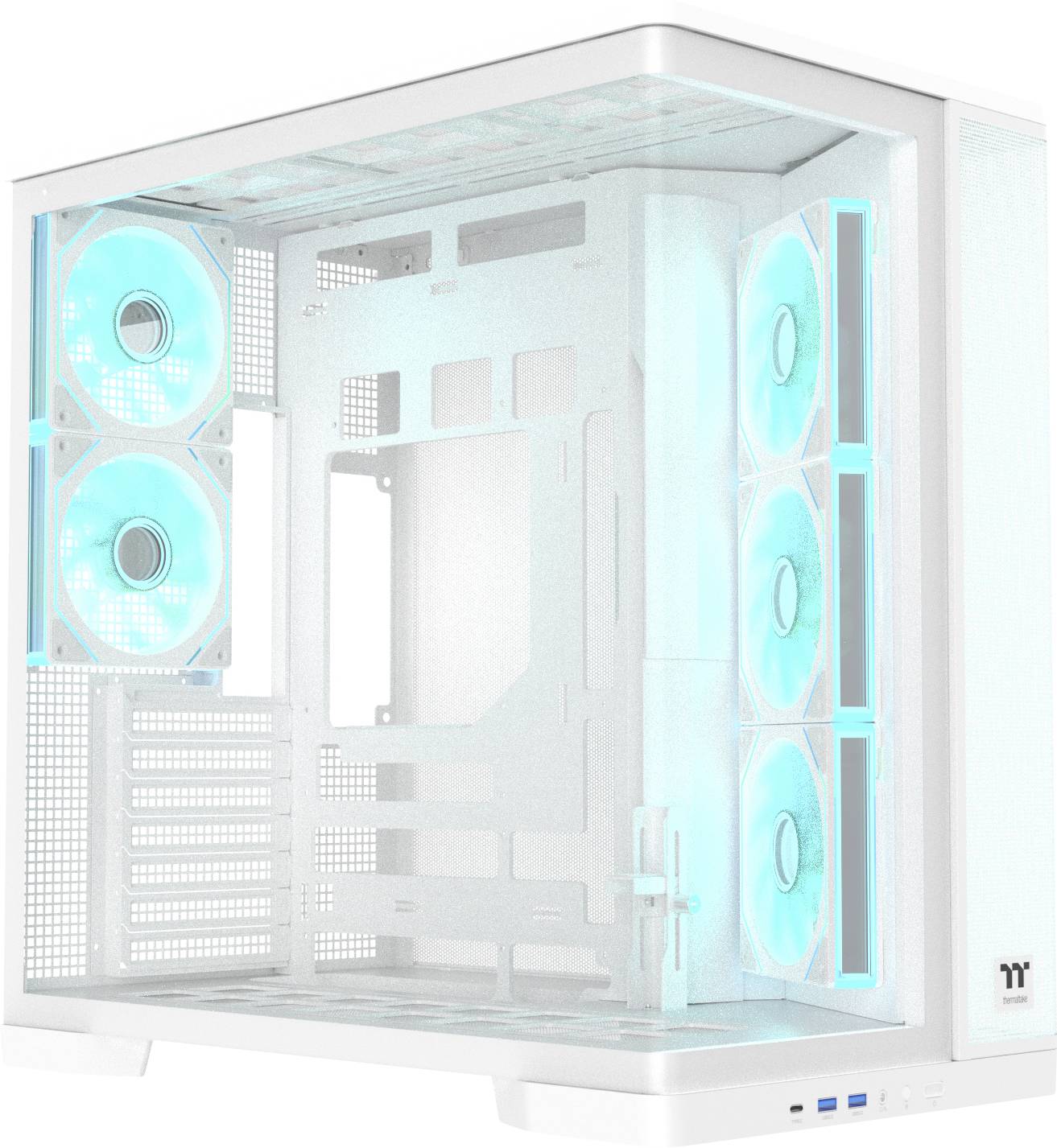 Weißes PC-Gehäuse mit klaren Temperglas-Seitenpaneelen und sechs leuchtend cyan farbenen Kühlungsventilatoren, die im Inneren sichtbar sind.