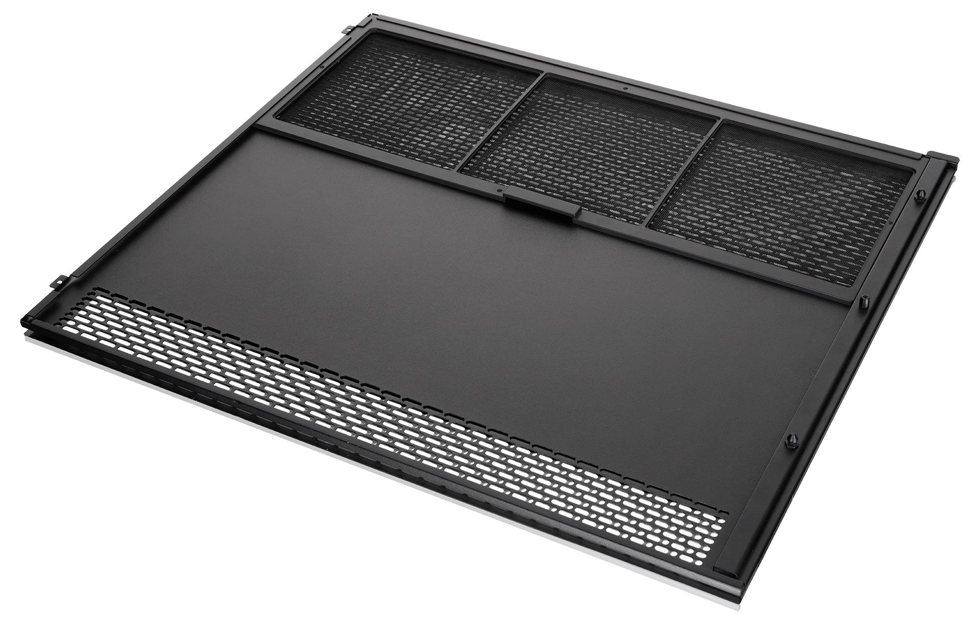 Schwarzes Metallgitter-Schrankregal oder Rackpaneel mit belüfteten Abschnitten, shown auf weißem Hintergrund.