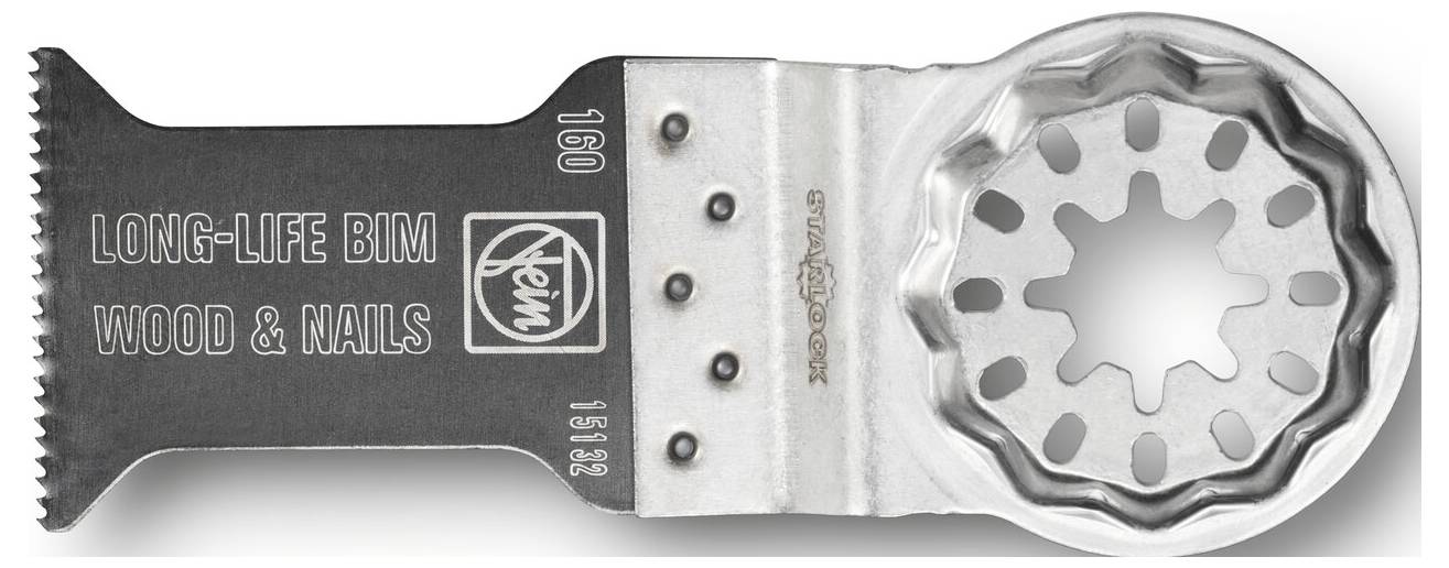 Nahaufnahme eines metallenen oszillierenden Multi-Tool-Blattes mit der Bezeichnung „LONG-LIFE BIM WOOD & NAILS