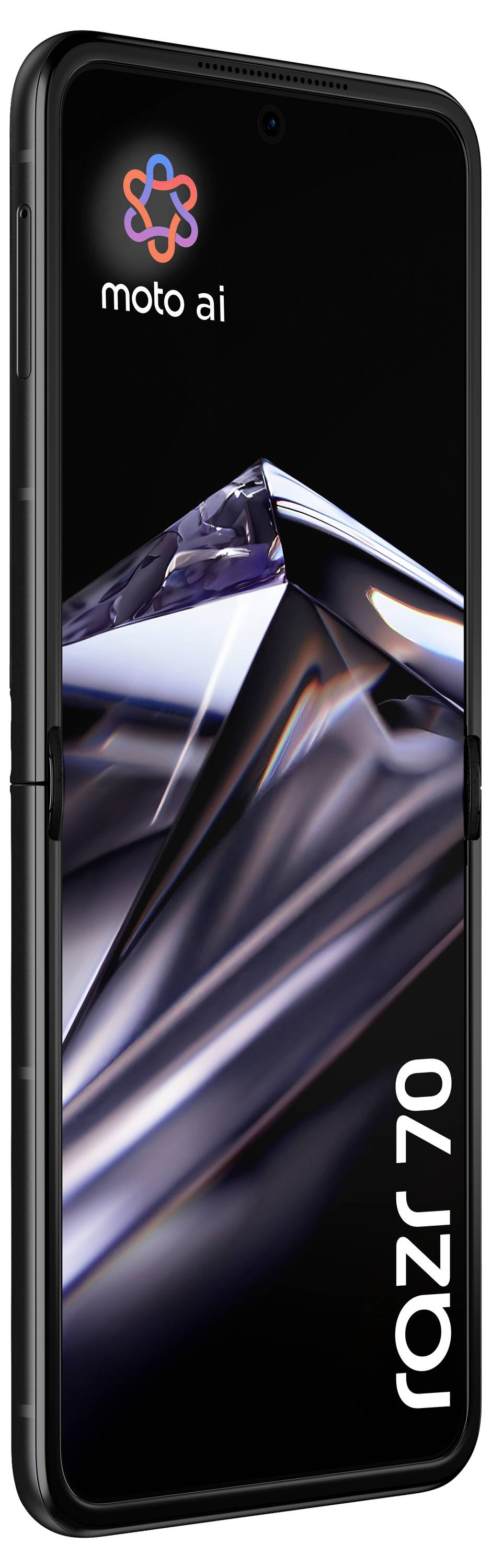Moto ai Branding auf einem schwarzen Motorola Razr 70 Foldable-Telefon, wobei das Telefon offen gegen einen dunklen Hintergrund angezeigt wird.
