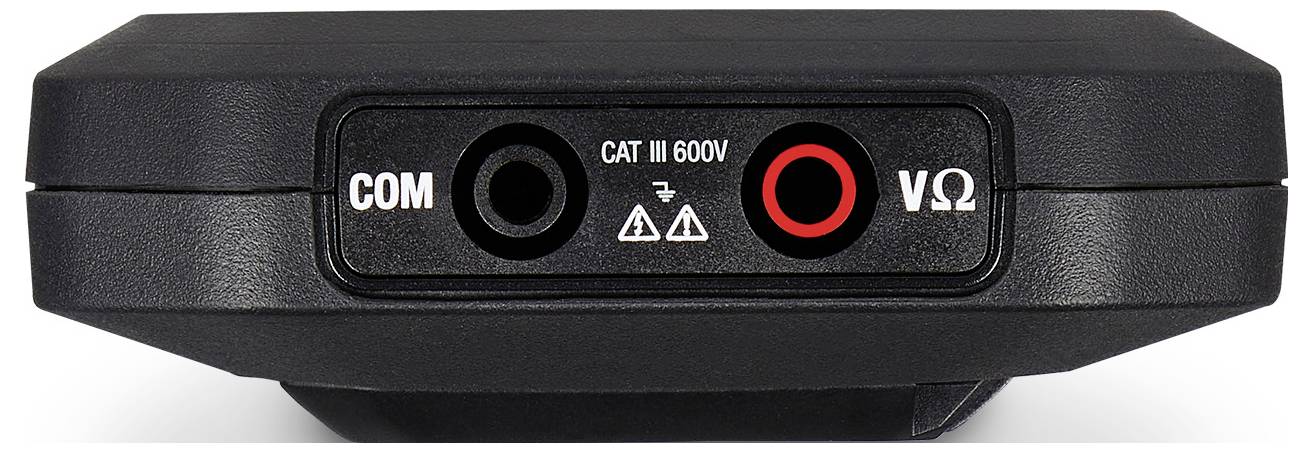 Nahaufnahme eines digitalen Multimeter-Eingangspanels mit COM- und VΩ-Buchsen und CAT III 600V-Sicherheitsbewerung.