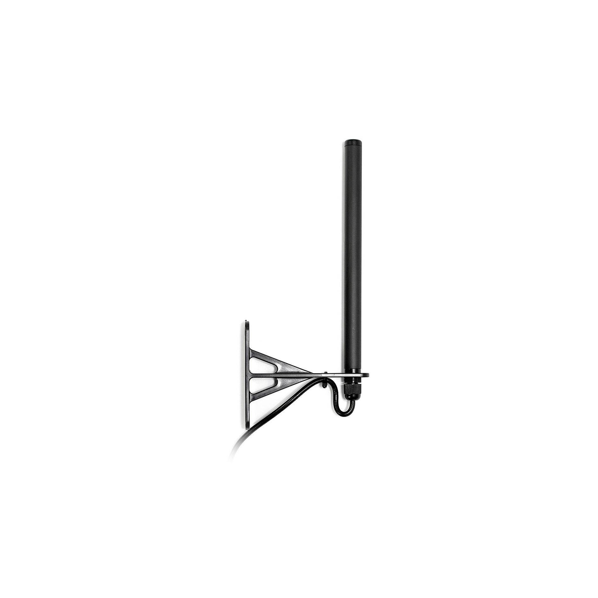 Wandmontierte schwarze zylindrische Antenne oder Signalverstärker mit einer Halterung und einem Kabel auf weißem Hintergrund.