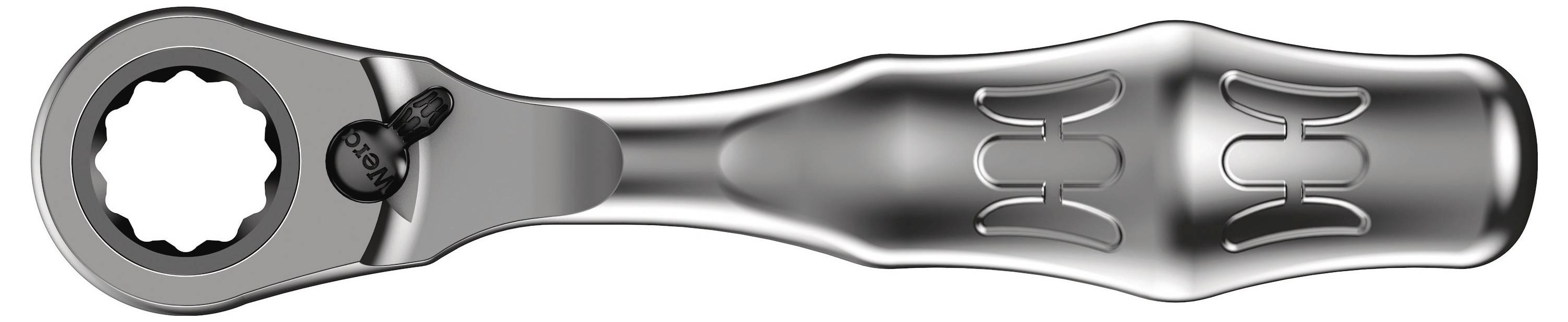 Metallisches Ratschenschlüssel mit RingStecknuss und profiliertem Chromgriff, horizontal auf weißem Hintergrund dargestellt.