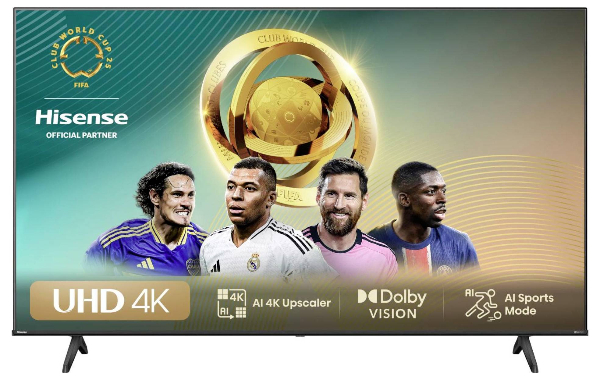 Hisense Werbe-TV-Spot für die FIFA Klubweltmeisterschaft mit vier Fußballspielern, einer goldenen Trophäe und Funktionsbadges für UHD 4K, AI 4K Upscaler, Dolby Vision und AI Sports Mode.