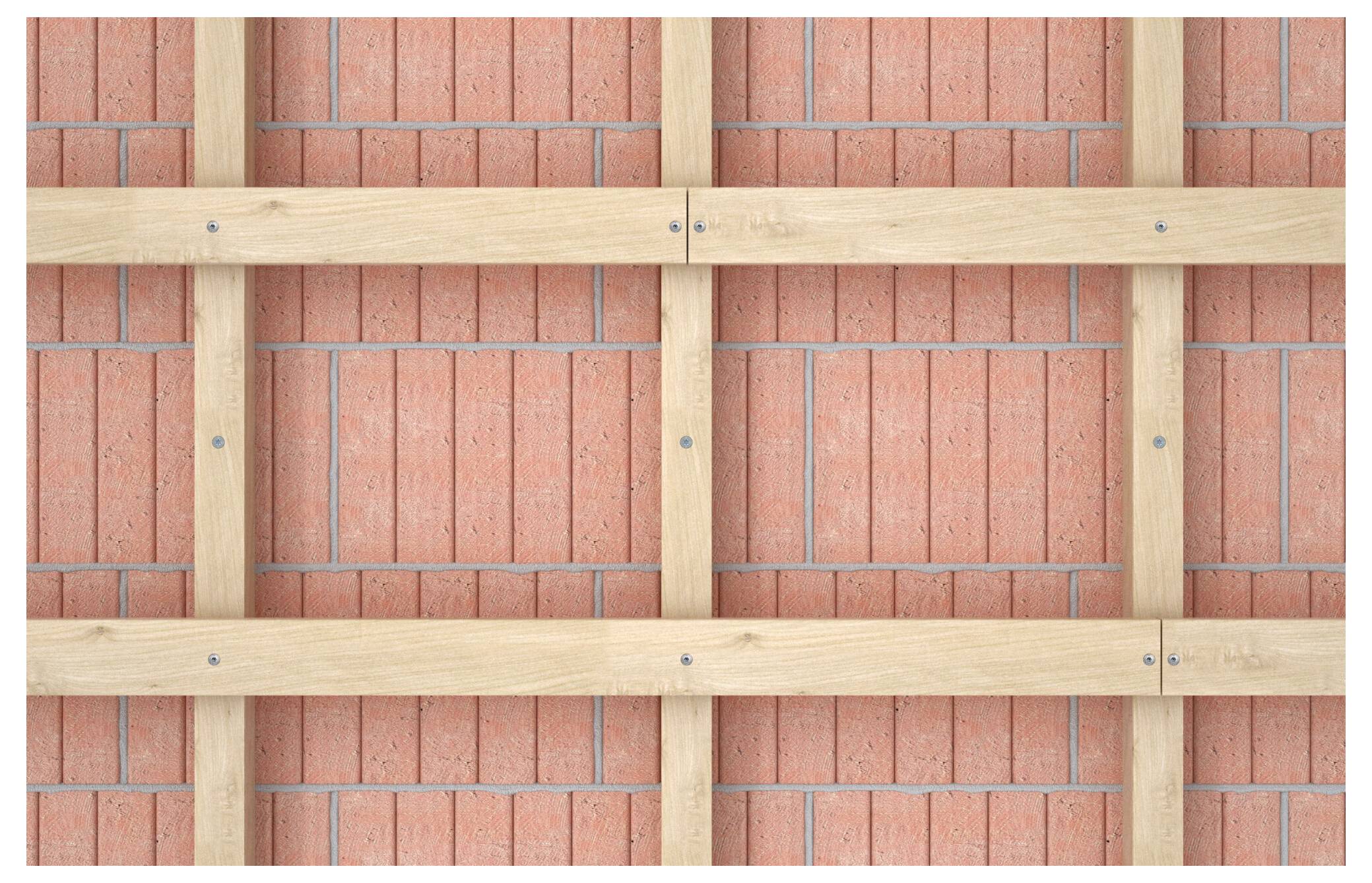 Holzgitterrahmen mit horizontalen und vertikalen Latten vor einem roten Backsteinmauerhintergrund.