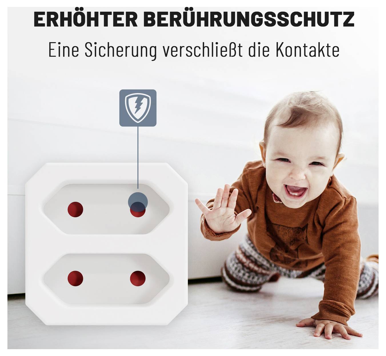 Deutsches Sicherheitsplakat mit einer Abbildung eines krabbelnden Babys neben einer abgedeckten Steckdose; der Text lautet „Erhöhter Berührungsschutz" und „Eine Sicherung verschließt die Kontakte".