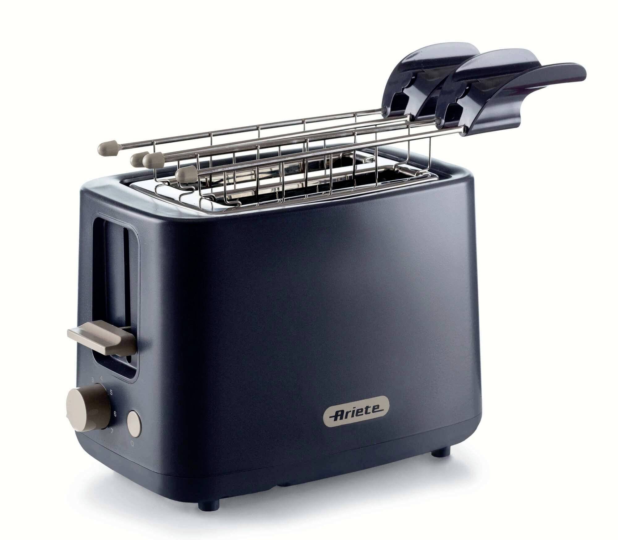 Schwarzer zweischlitziger Toaster mit Chromgestell und Ariete-Logo auf der Vorderseite, vor einem einfachen weißen Hintergrund.