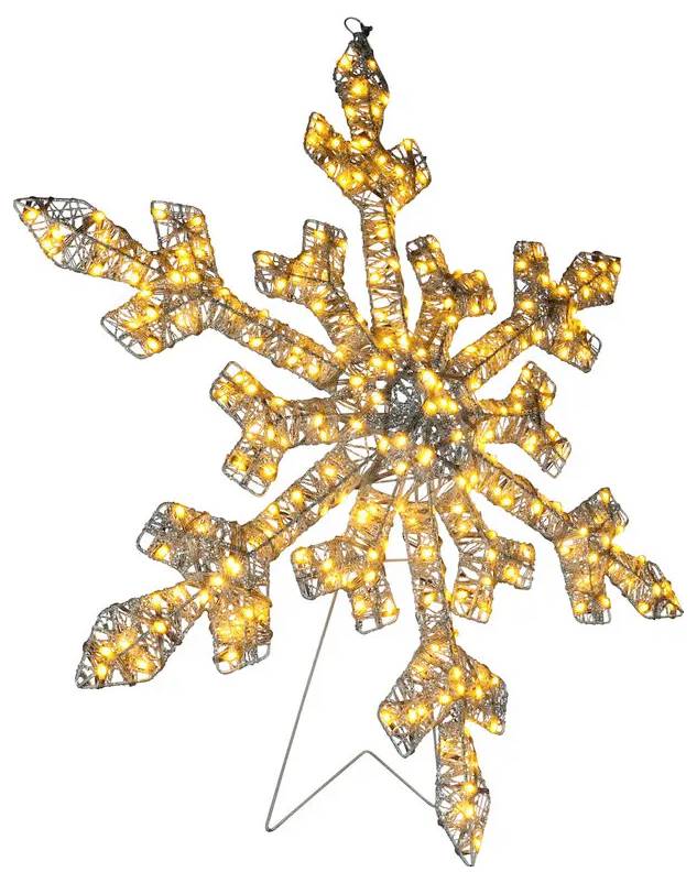 Leuchtende Drahtgitter-Schneeflocken-Ornament mit warmweißen Lichtern auf einem Ständer vor weißem Hintergrund.