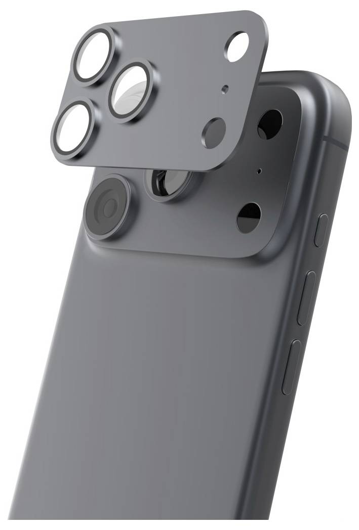 Smartphone mit einer angebrachten Kameraobjektiv-Zubehörplatte über der rückwärtigen Kamera, in Nahaufnahme vor weißem Hintergrund gezeigt.