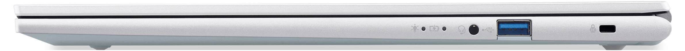 Seitenansicht eines silbernen Laptops mit einem USB-Anschluss, einer kreisförmigen Audiobuchse und einem kleinen Schlitz an der rechten Kante.