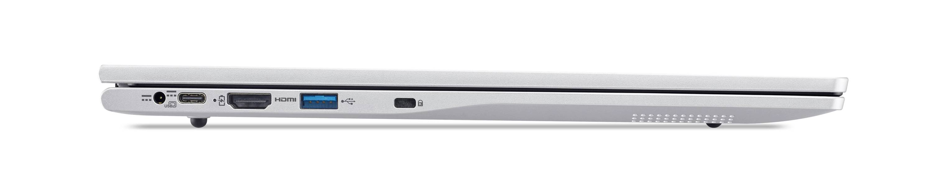 Seitenansicht eines schlanken silbernen Laptops mit seinen Anschlüssen, einschließlich USB, HDMI und Ladeanschlüssen.
