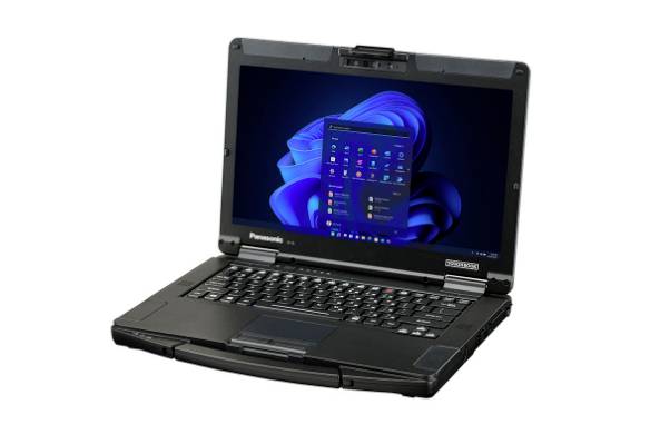 Schwarzer robuster Panasonic-Laptop auf weißem Hintergrund, auf dem Bildschirm ein Windows-Desktop.