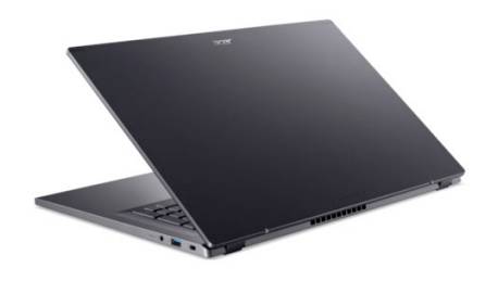 Offener grauer Laptop in einer Dreiviertelseitenansicht von hinten auf weißem Hintergrund.