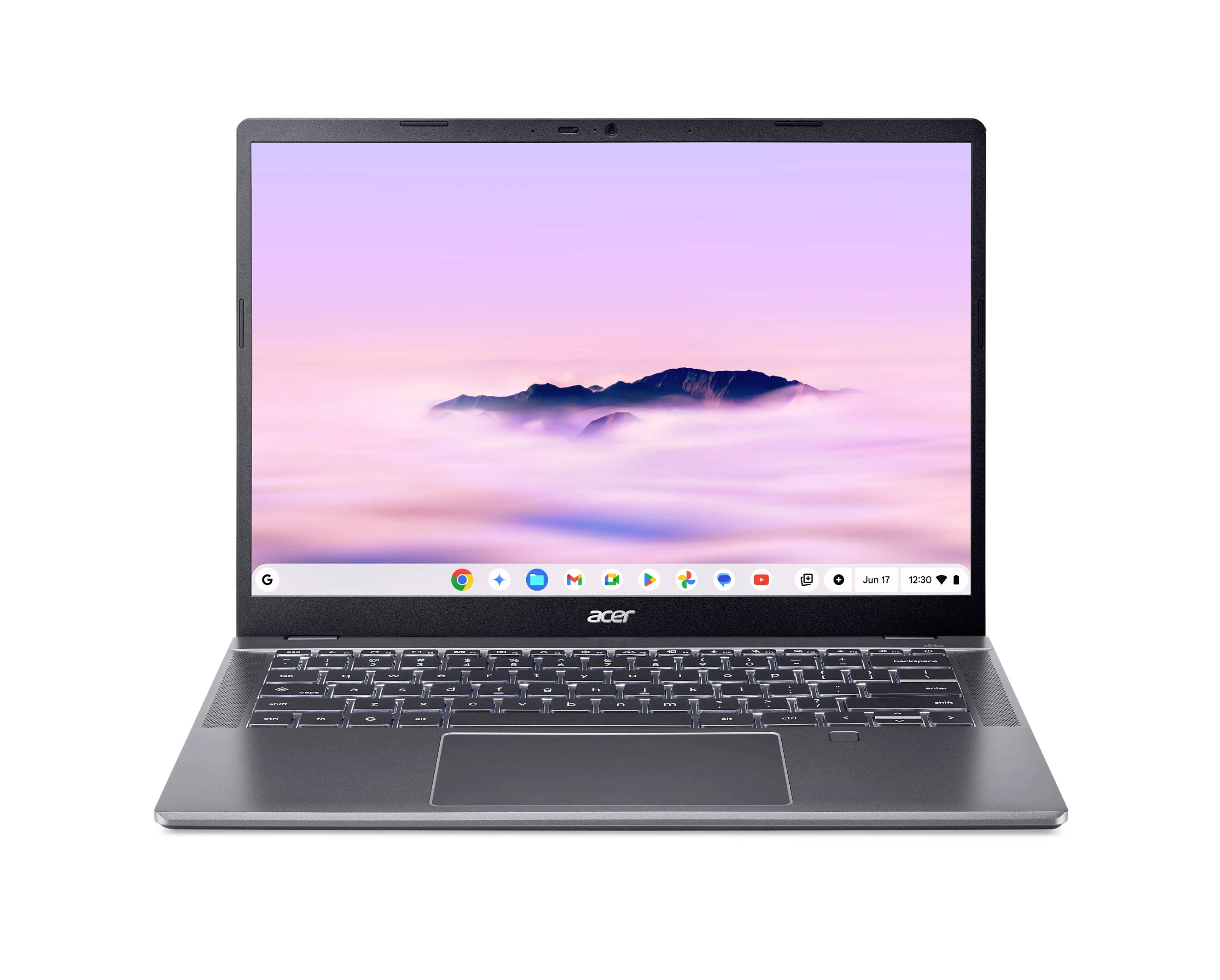 Ein aufgeklappter Acer-Laptop wird gezeigt, mit einer Pastellberg-Tapete und Chrome-OS-App-Symbolen auf dem Bildschirm.