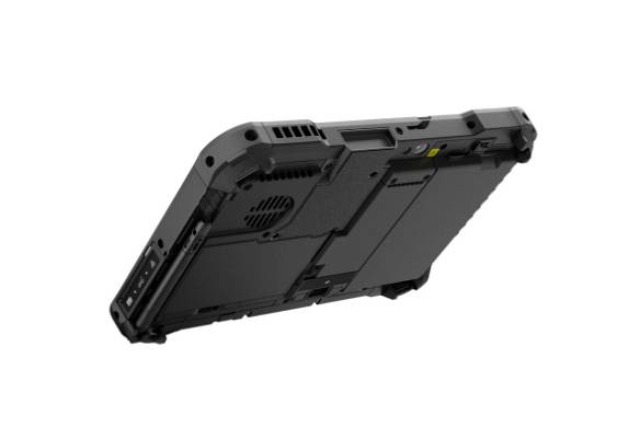 Robustes schwarzes Tablet von hinten gezeigt, mit verstärkten Ecken, Lüftungsöffnungen und Schutzabdeckungen für Anschlüsse.