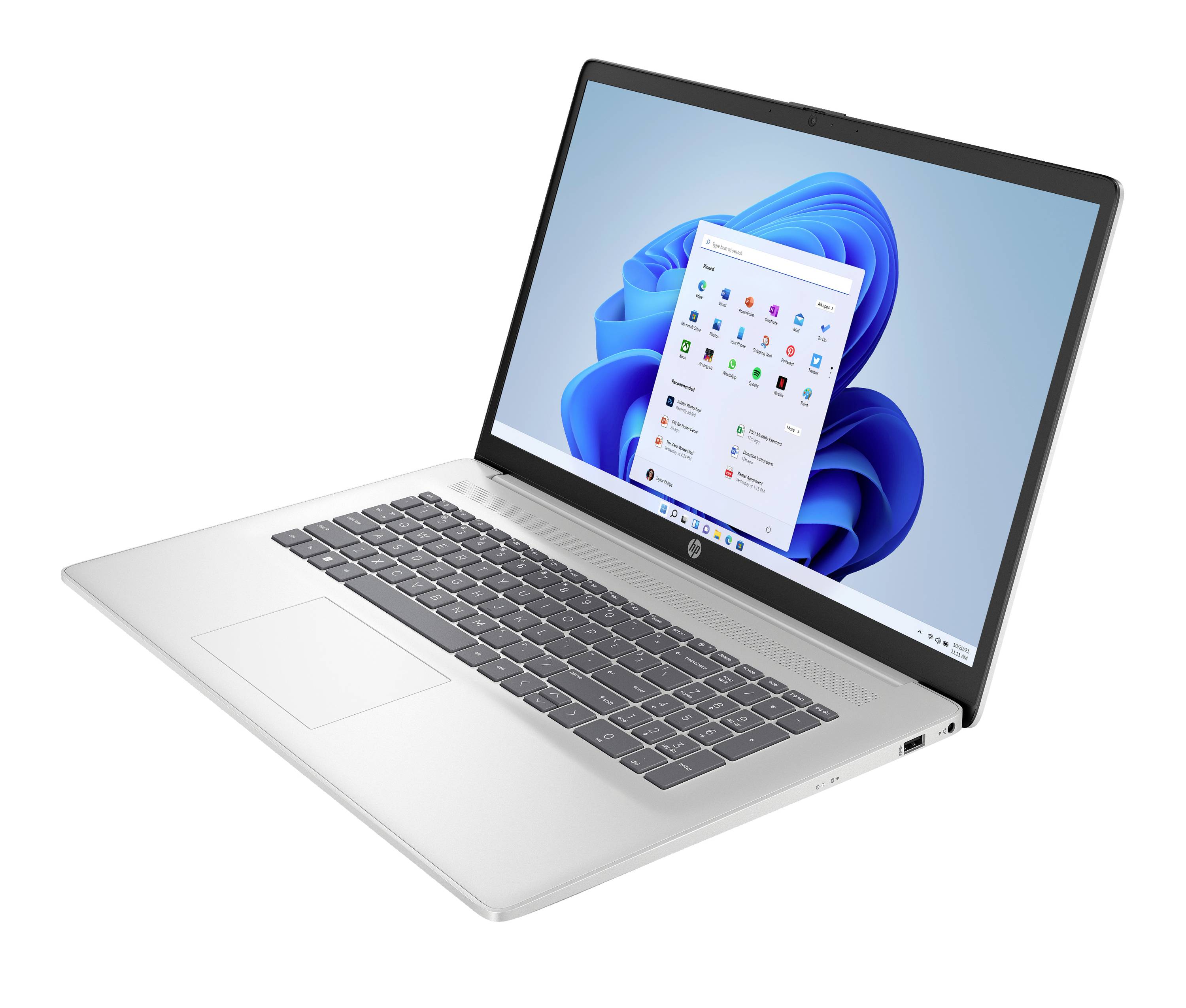 Silberner Laptop in einem Winkel offen, zeigt den Windows-11-Desktop und das Startmenü auf dem Bildschirm.