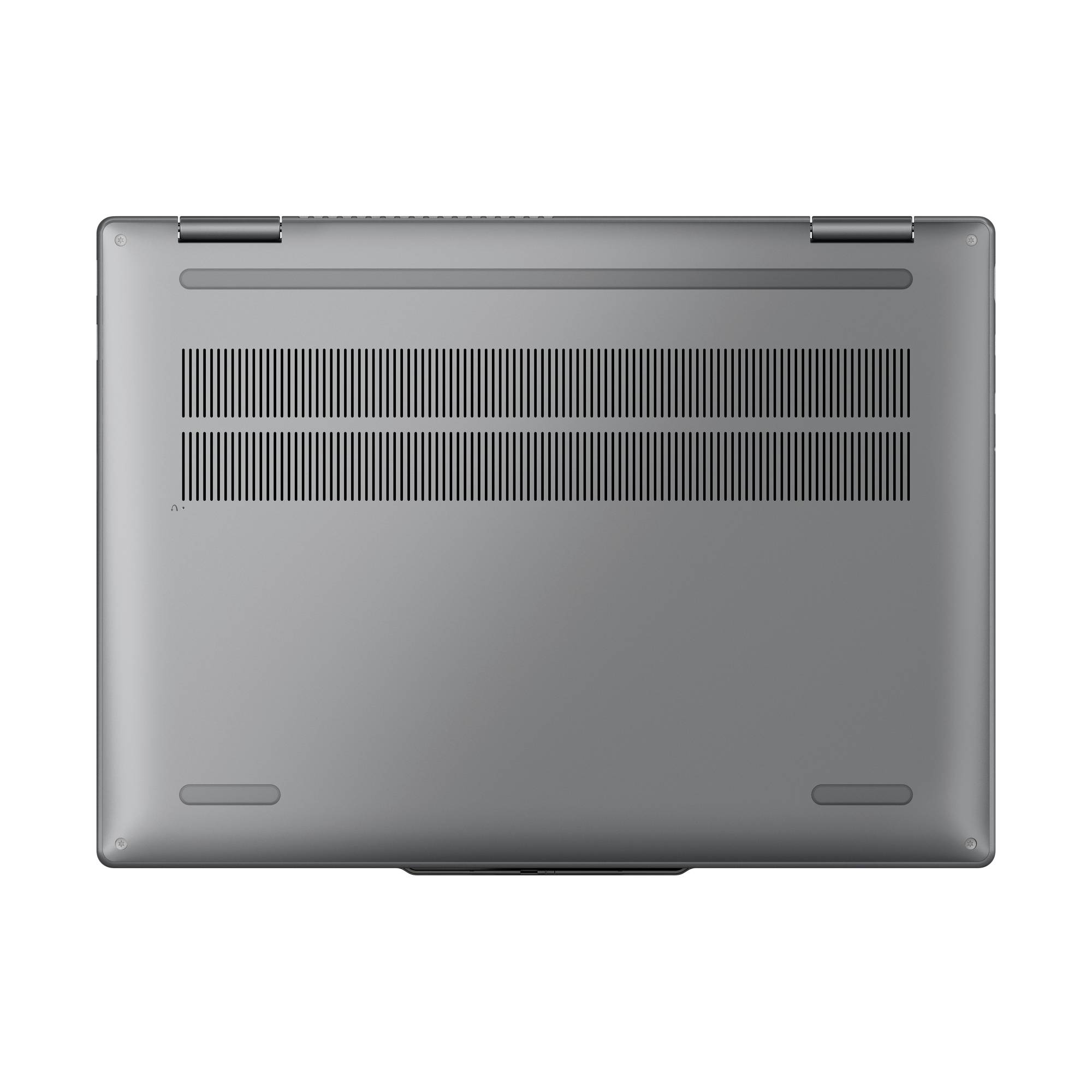 Unteransicht eines geschlossenen grauen Laptops mit Belüftungsgittern und Gummifüßen.