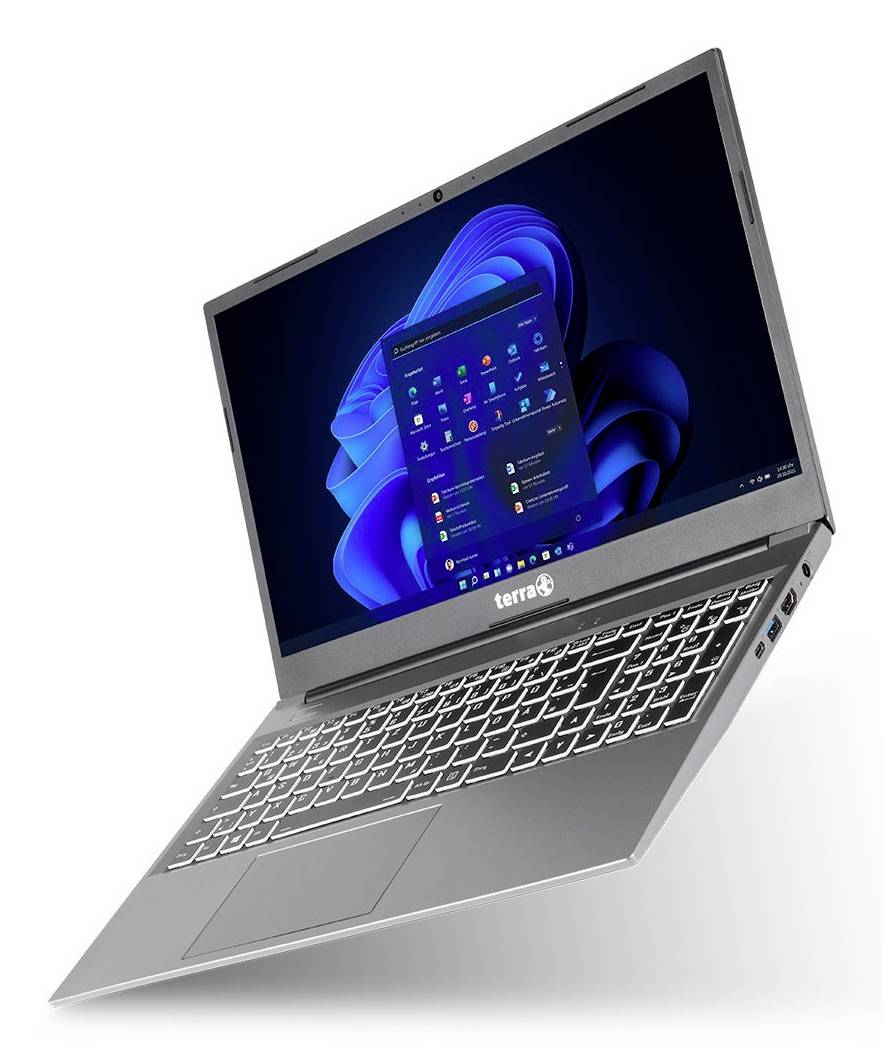 Geneigter silberner Laptop mit Windows 11-Desktop auf dem Bildschirm, Tastatur und Trackpad auf weißem Hintergrund sichtbar.