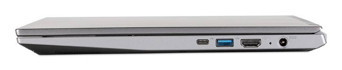 Seitenansicht eines silbernen Laptops, die sein dünnes Profil und die Anschlüsse zeigt: USB-C, USB, HDMI und Kopfhörerbuchse.