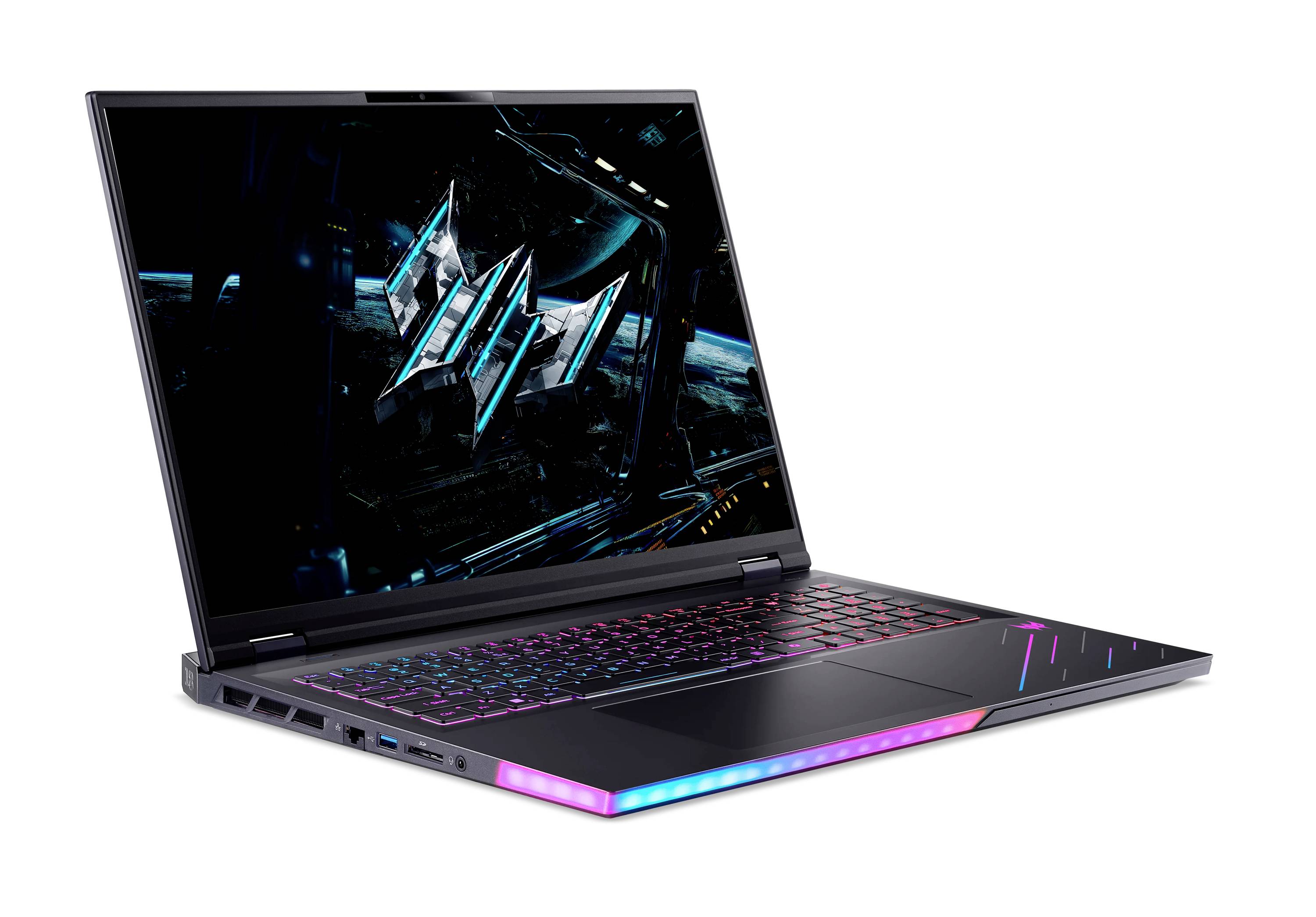 Offener Gaming-Laptop mit RGB-Tastatur und leuchtendem vorderen Kantenlicht, gezeigt auf weißem Hintergrund mit futuristischem Spiel-Style-Bildschirm.