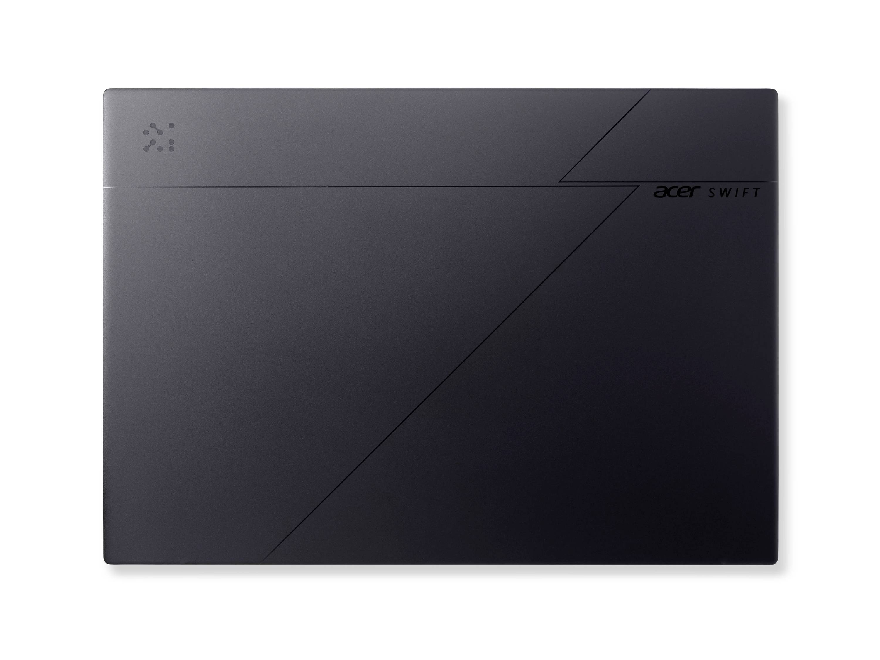 Draufsicht auf einen dunklen Acer Swift Laptop-Deckel mit minimalem diagonalem Liniendesign und Logo auf weißem Hintergrund.