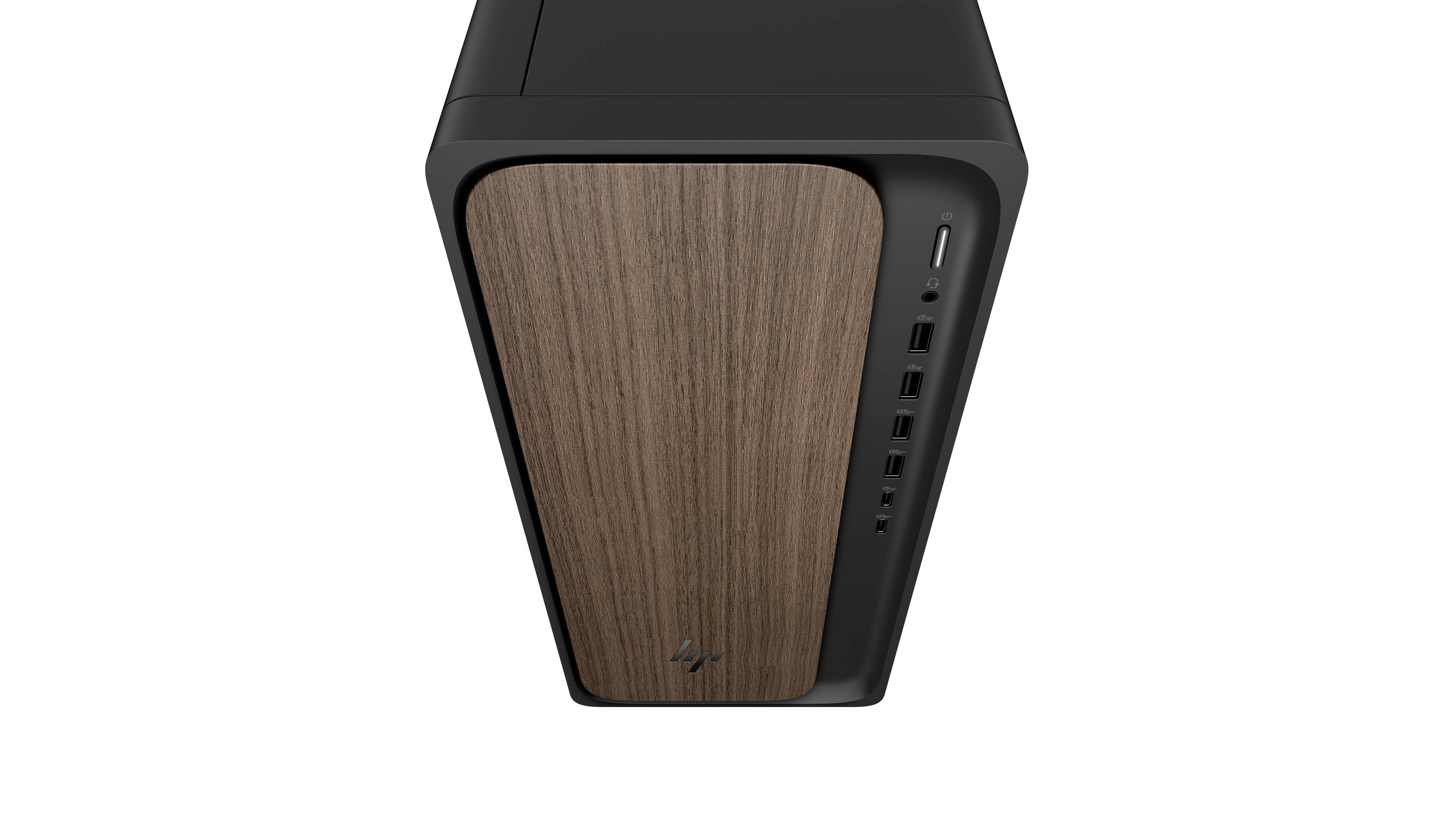 Vorderansicht eines schwarzen Desktop-Computer-Gehäuses mit einer Holzmaserung-Frontblende und seitlichen Anschlüssen auf der rechten Seite.