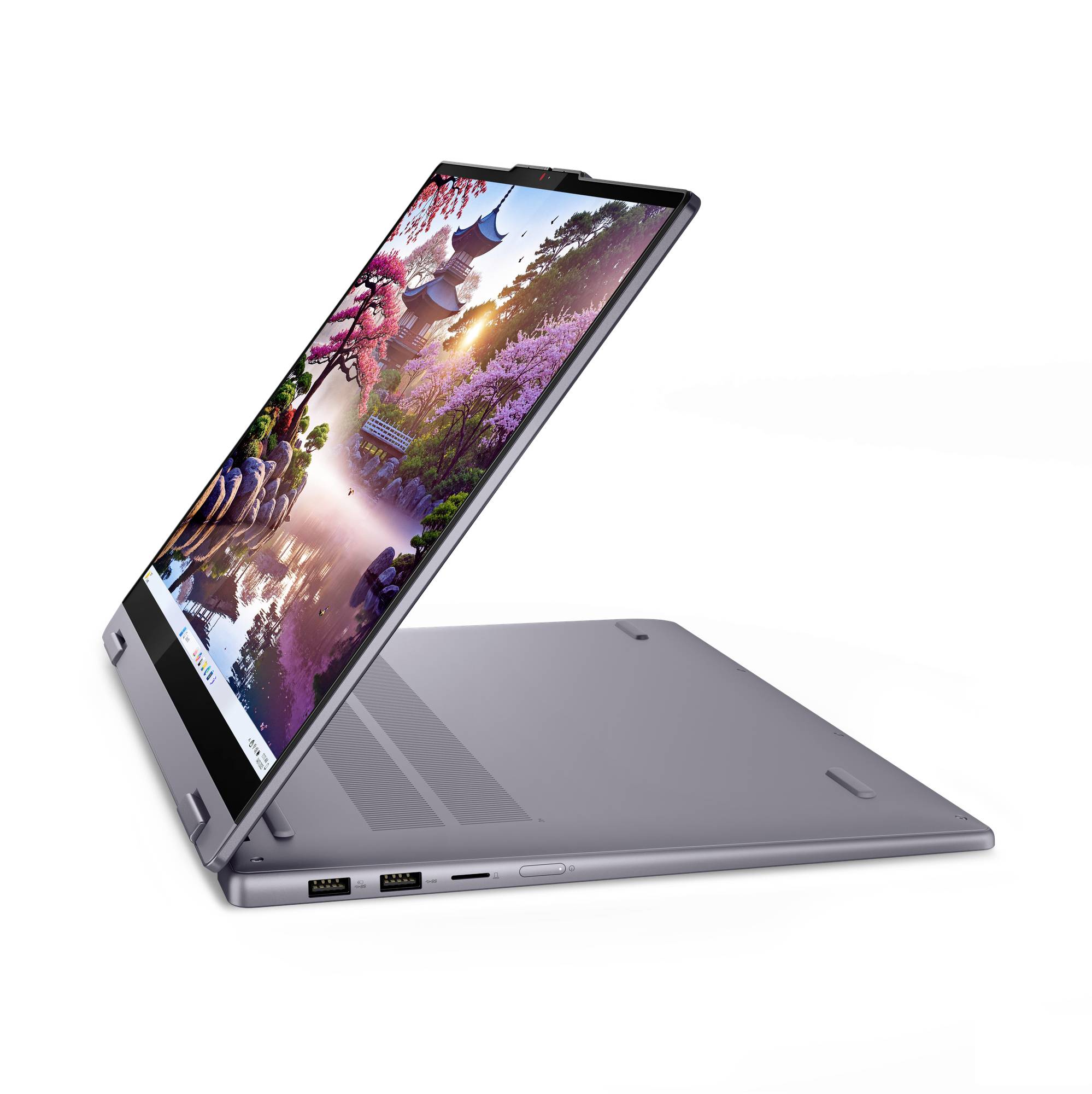 Ein schlankes silbernes 2-in-1-Laptop im Zeltmodus mit einer farbenfrohen Landschaft auf dem Bildschirm, vor weißem Hintergrund dargestellt.