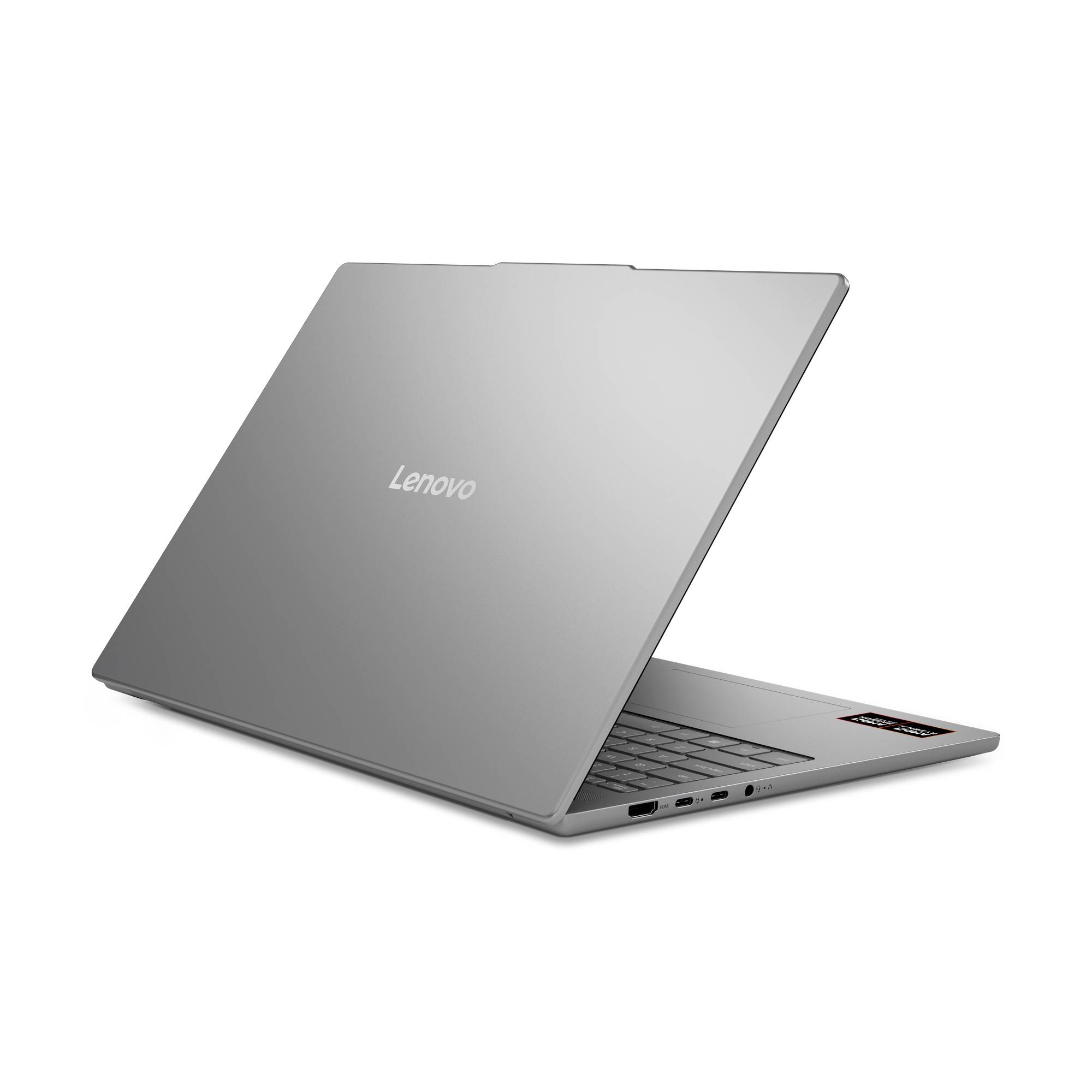 Silberner Lenovo-Laptop, teilweise geöffnet, auf weißem Hintergrund gezeigt.
