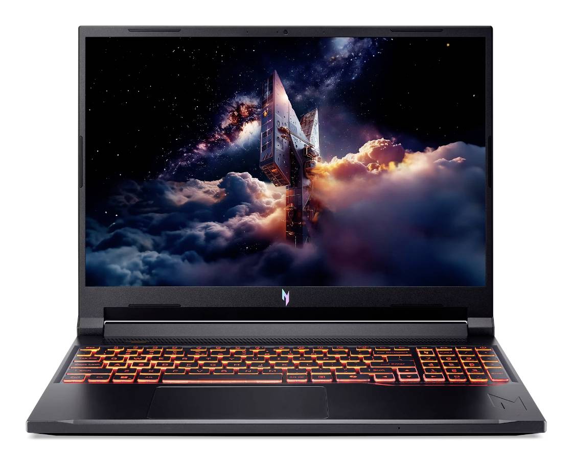 Schwarzer Gaming-Laptop mit orangeleuchtender Tastatur, der auf dem Bildschirm einen Science-Fiction-Raketenstart ins Weltall über Wolken anzeigt.