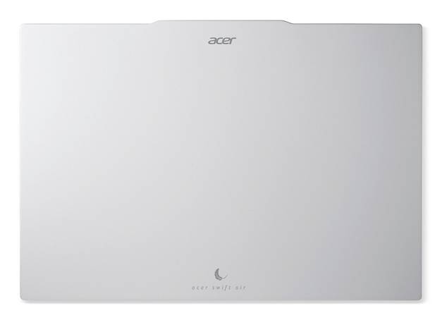 Geschlossener silberner Acer-Laptop mit Acer-Logo in der Mitte oben und „acer swift air"-Branding in der Nähe des unteren Randes.