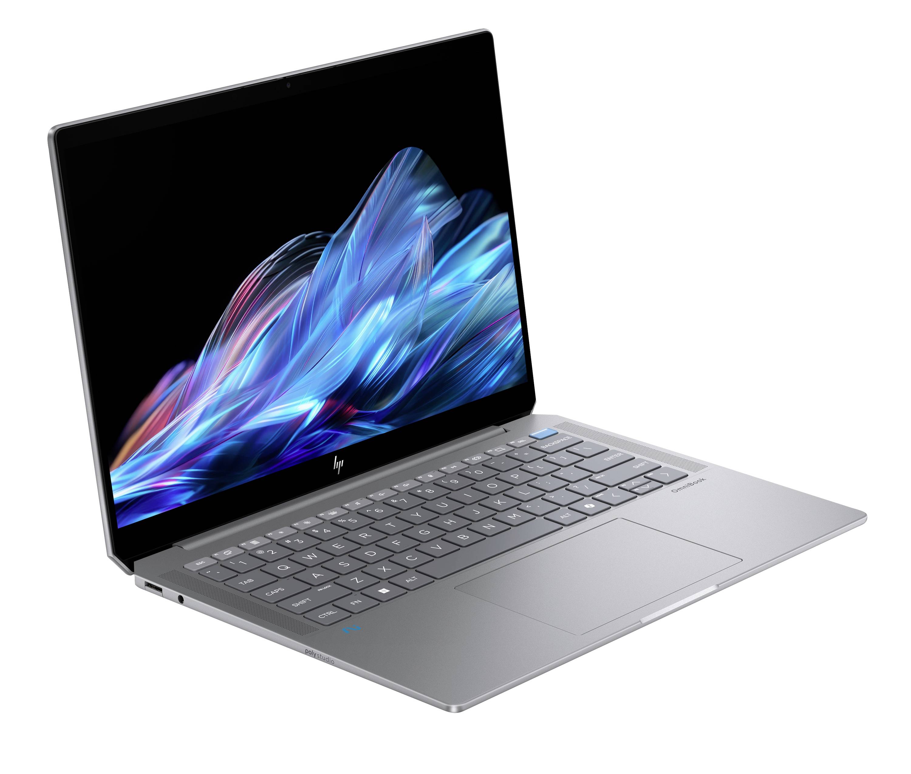 Silberner Laptop mit geöffnetem Bildschirm, der eine abstrakte blau-violette Wellentapete auf weißem Hintergrund zeigt.