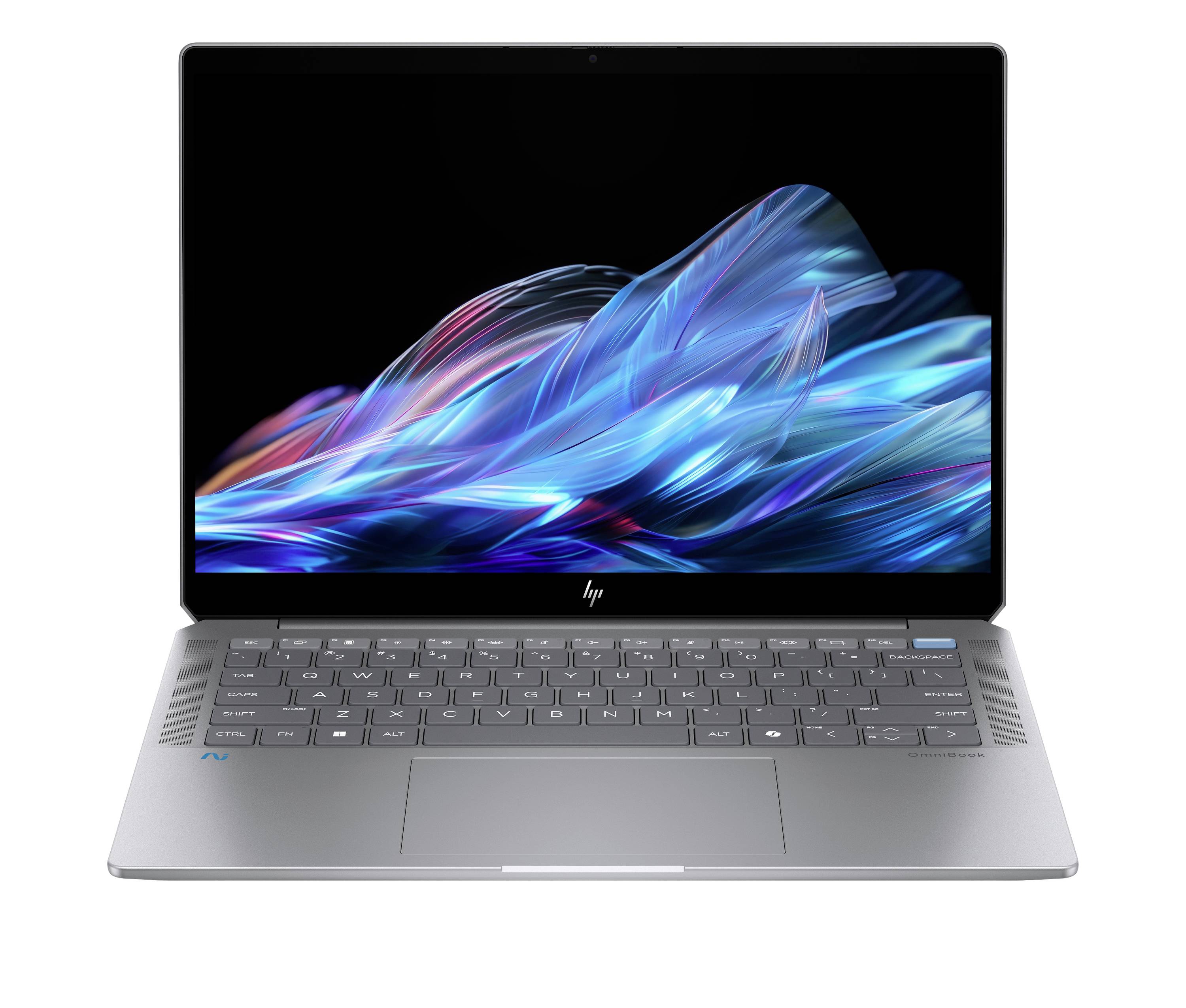 Silberner HP-Laptop offen mit abstraktem blau-violettem Wellen-Hintergrundbild auf dem Bildschirm, Frontansicht auf weißem Hintergrund.