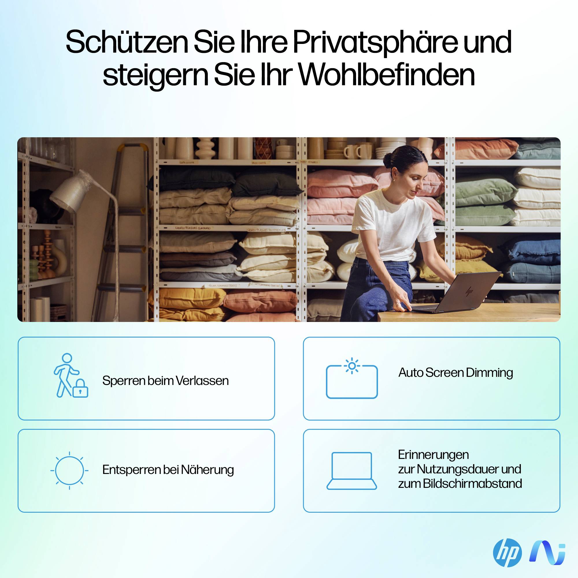 HP Datenschutz- und Komfortfunktionen-Promotion mit einer Frau, die einen Laptop in einem Bekleidungsgeschäft verwendet, wobei Bildschirmsperrung, automatische Helligkeitsanpassung, Näherungserkennung und Nutzungserinnerungen hervorgehoben werden.