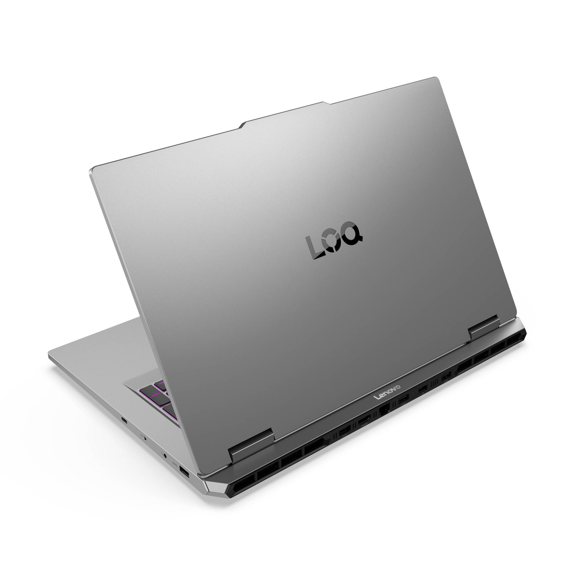 Silberner Lenovo-Laptop in geschlossenem Zustand gezeigt in einer Dreiviertelperspektive von hinten mit einem schlichten "Logo" auf dem Deckel.