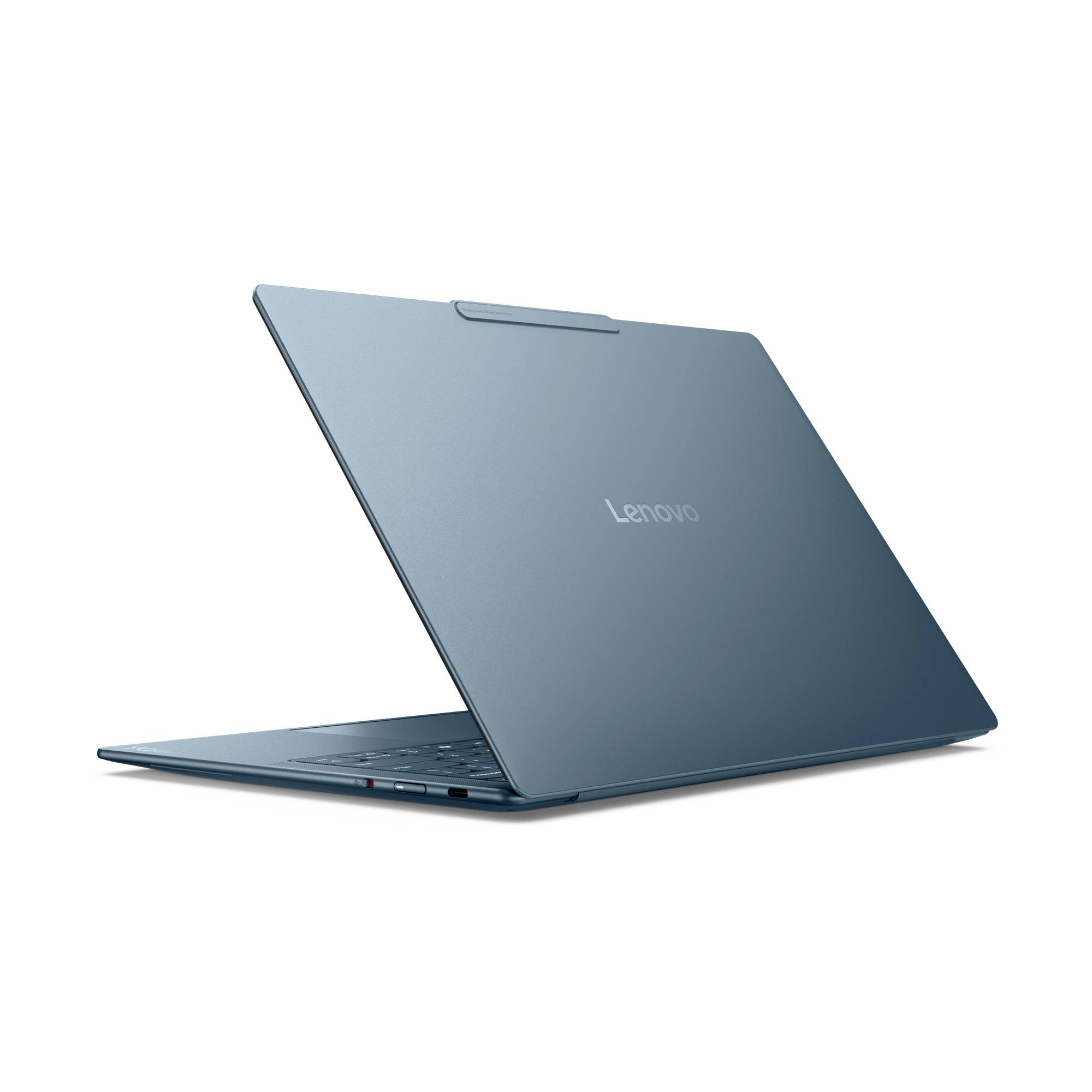 Geschlossener blauer Lenovo-Laptop in Seitenansicht vor weißem Hintergrund.