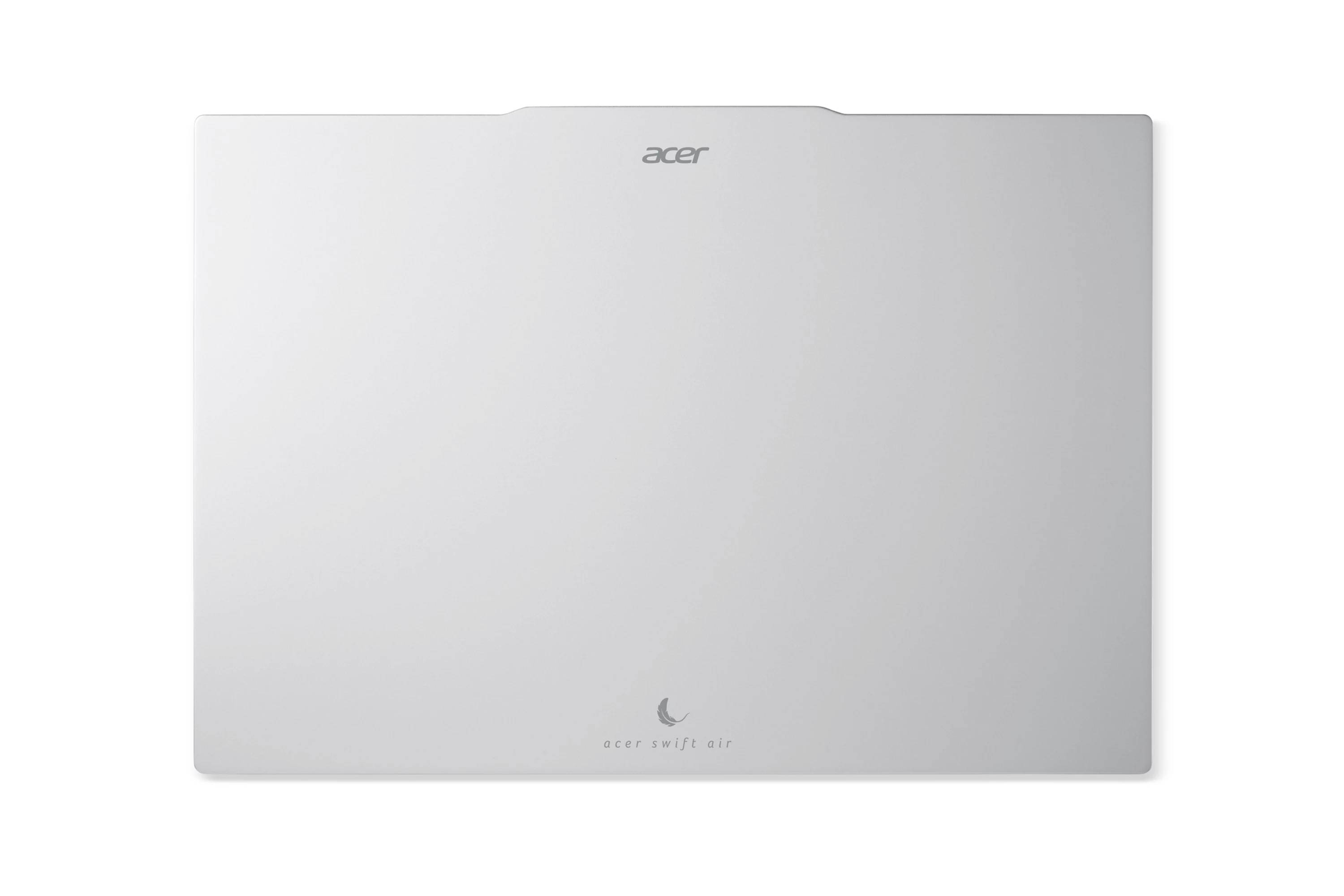 Geschlossener Acer Laptop mit silberner Farbe auf weißem Hintergrund, mit zentriertem Acer-Logo nahe der Oberseite und der Markenbezeichnung „Swift Go 14" nahe der Unterseite.