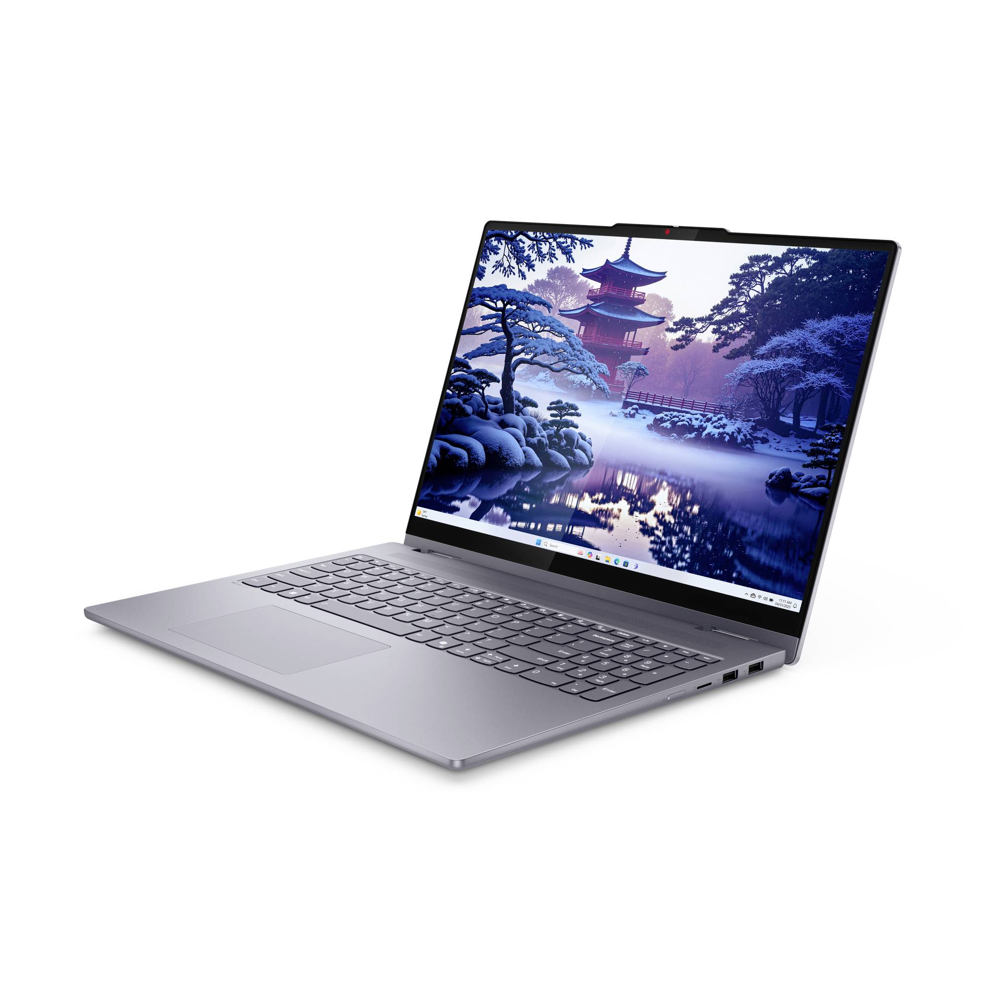 Silberner Laptop, der offen gezeigt wird, mit einem landschaftlichen Hintergrundbild einer Pagode, verschneiten Bäumen und einer Seespiegelung auf dem Bildschirm.