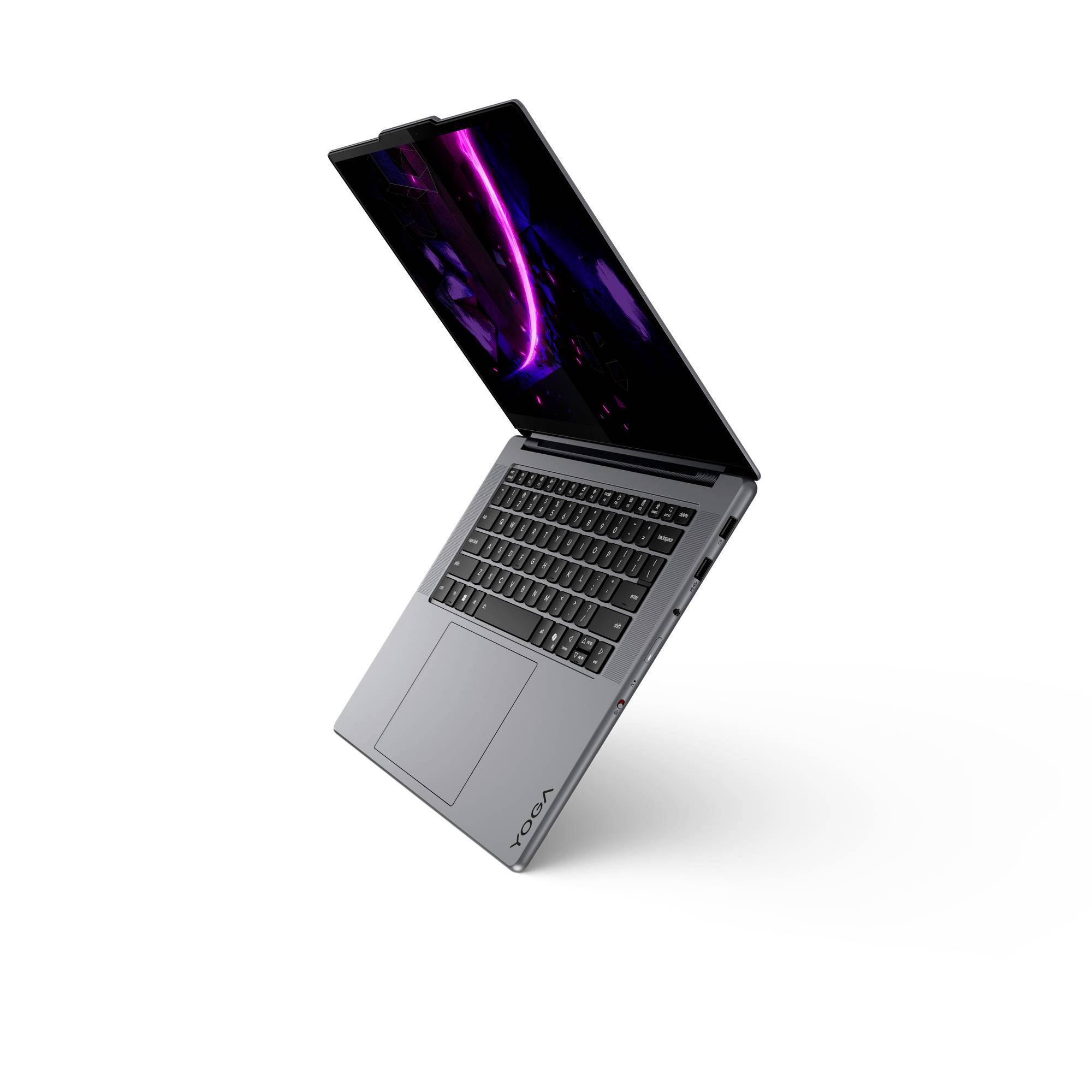 Silberner aufgeklappter Lenovo-Laptop im Winkel dargestellt, mit leuchtendem violettem abstraktem Display und vollständiger Tastatur auf weißem Hintergrund.