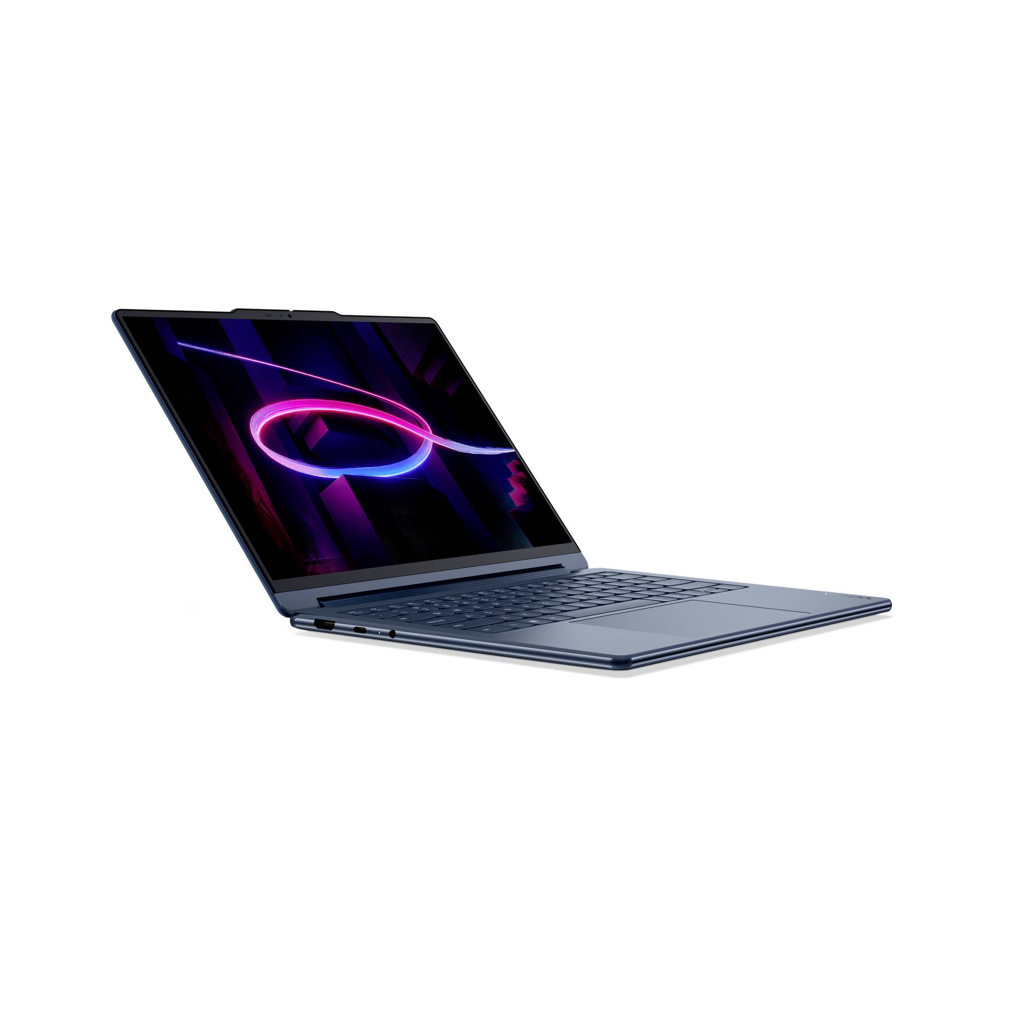 Laptop auf weißem Hintergrund geöffnet, zeigt ein neon-rosa und blaues abstraktes Wirbelmuster auf dem Bildschirm.