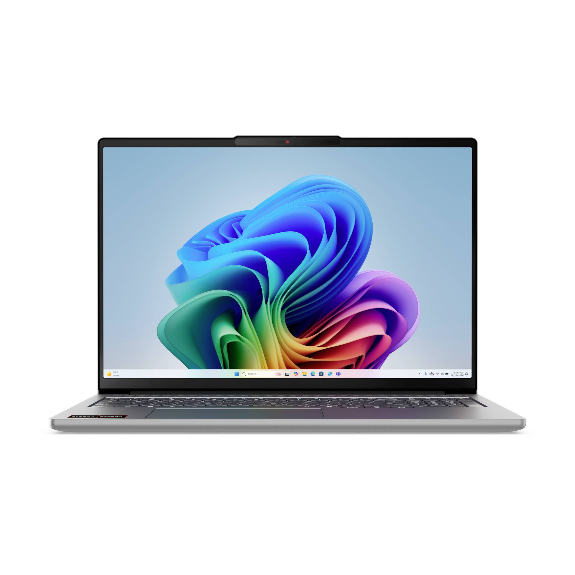 Silberner Laptop mit einem farbenfrohen abstrakten Windows-11-Hintergrund auf weißem Hintergrund