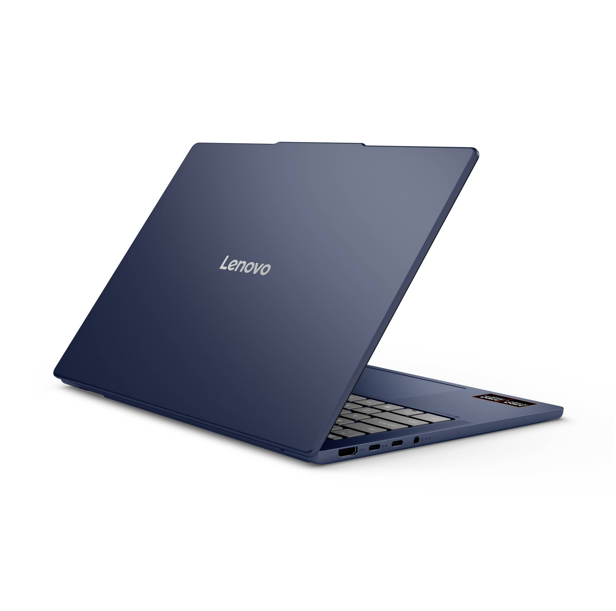 Geschlossenes blaues Lenovo-Laptop, von hinten in Dreiviertelperspektive auf weißem Hintergrund dargestellt.