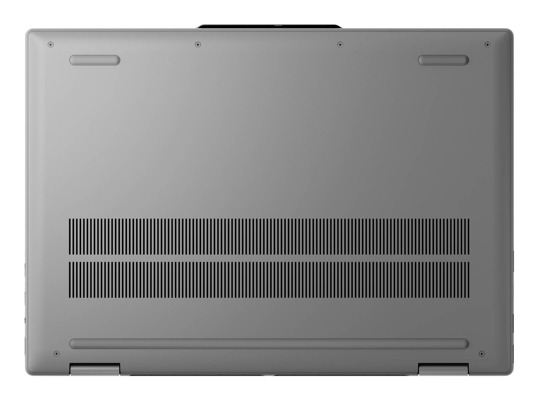 Unteransicht eines grauen Laptops, die Lüftungsgitter, Gummifüße und Zugriffsfeld-Nähte zeigt.