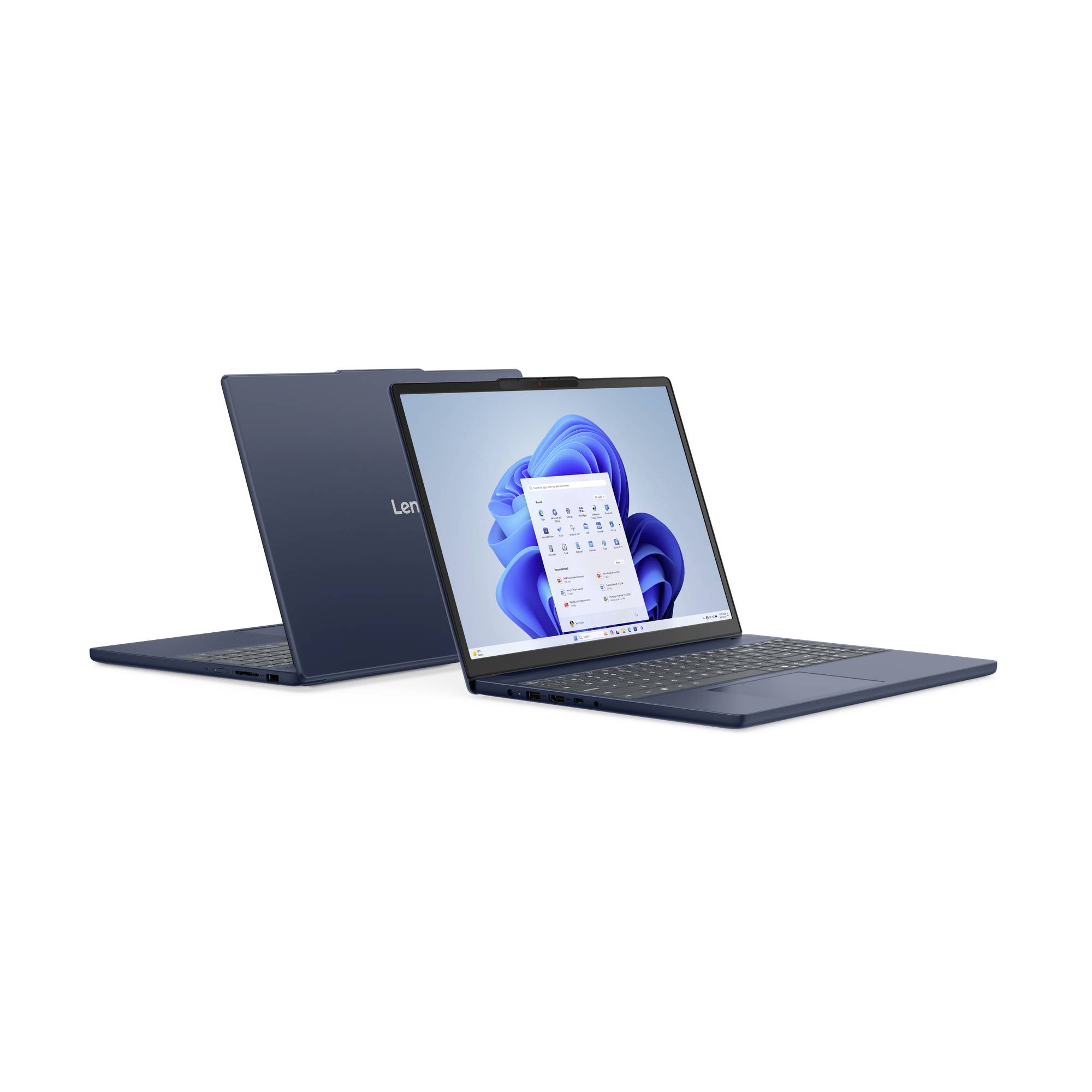 Zwei Lenovo-Laptops auf weißem Hintergrund, einer offen vorne mit angezeigtem Windows-Desktopbildschirm und einer geschlossen dahinter.