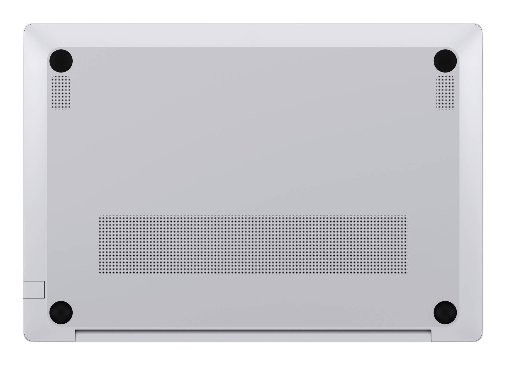 Ansicht von unten eines silbernen Laptops, die vier Gummifüße, Belüftungsgitter und ein Akkufachdeckel zeigen.