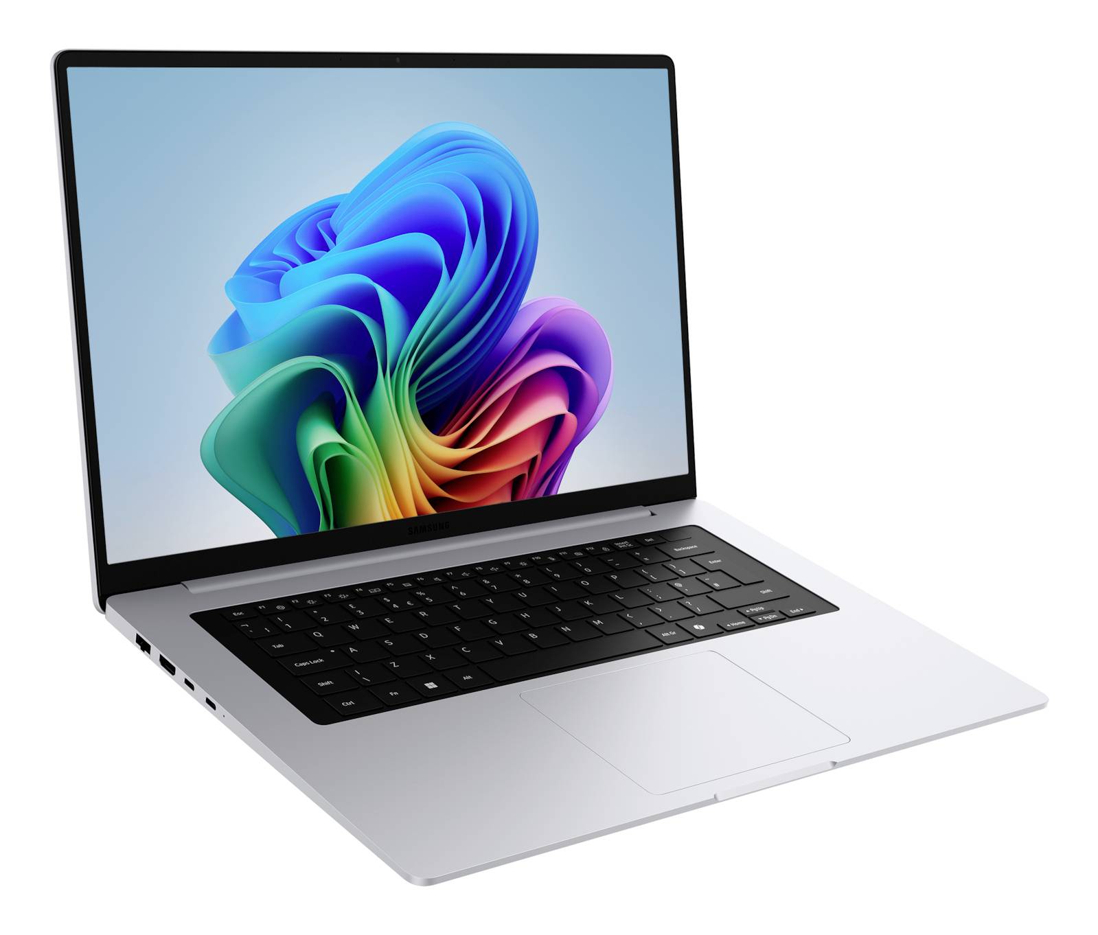 Silberner Laptop in einem Winkel geöffnet mit einem bunten abstrakten Wirbel auf dem Bildschirm, auf weißem Hintergrund dargestellt.